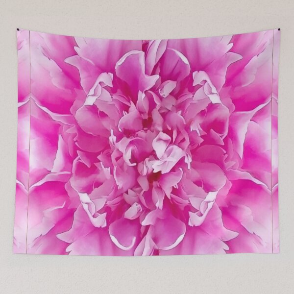 Aperçu de l'œuvre Photo d'art de pétales de fleurs roses créée et vendue par monkeypawprints.