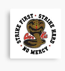 Cobra kai - Streik zuerst - Streik schwer - keine Gnade Licht HD Leinwanddruck