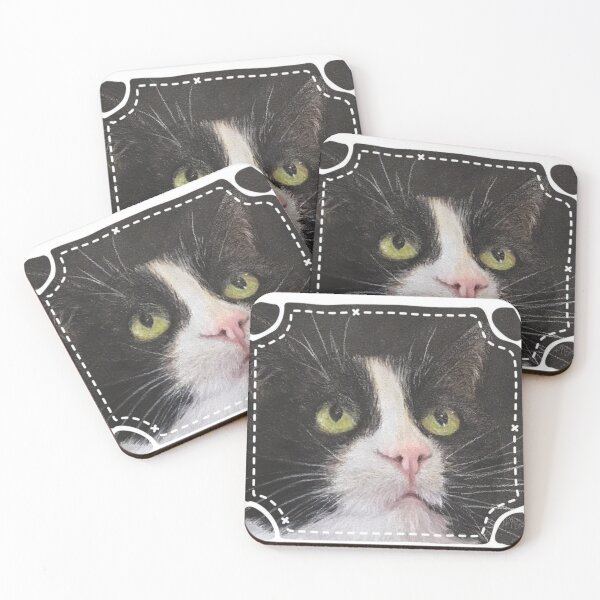 Aperçu de l'œuvre Mignon chat noir et blanc aux yeux verts créée et vendue par NathBros.
