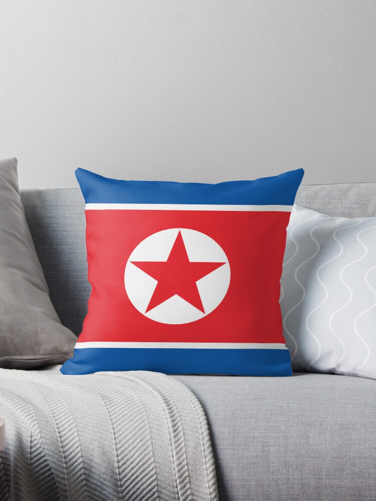 Coussin avec l'œuvre Drapeau de la Corée du Nord créée et vendue par Shorlick