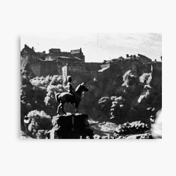 Monument to the Royal Scots Grays and Edinburgh Castle Canvas Print
