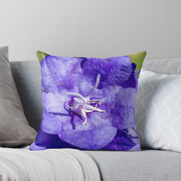Aperçu de l'œuvre Fleur mauve créée et vendue par John Stoves.