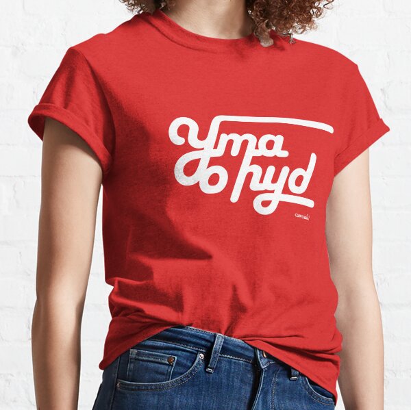 Yma o Hyd old school typographic design Classic T-Shirt