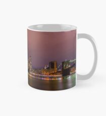 Taza Downtown Manhattan Skyline en la noche