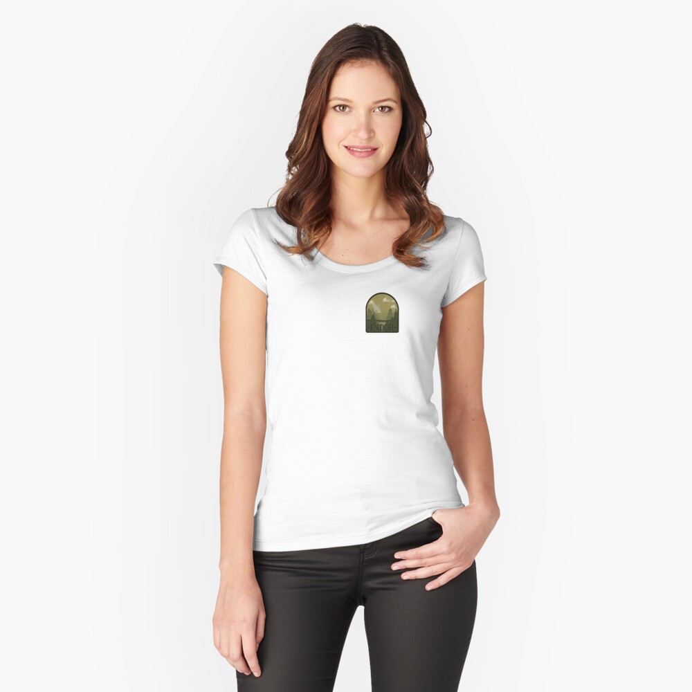 Vista previa del artículo con la obra «Camiseta entallada de cuello ancho», diseñado y vendido por Maurubi.