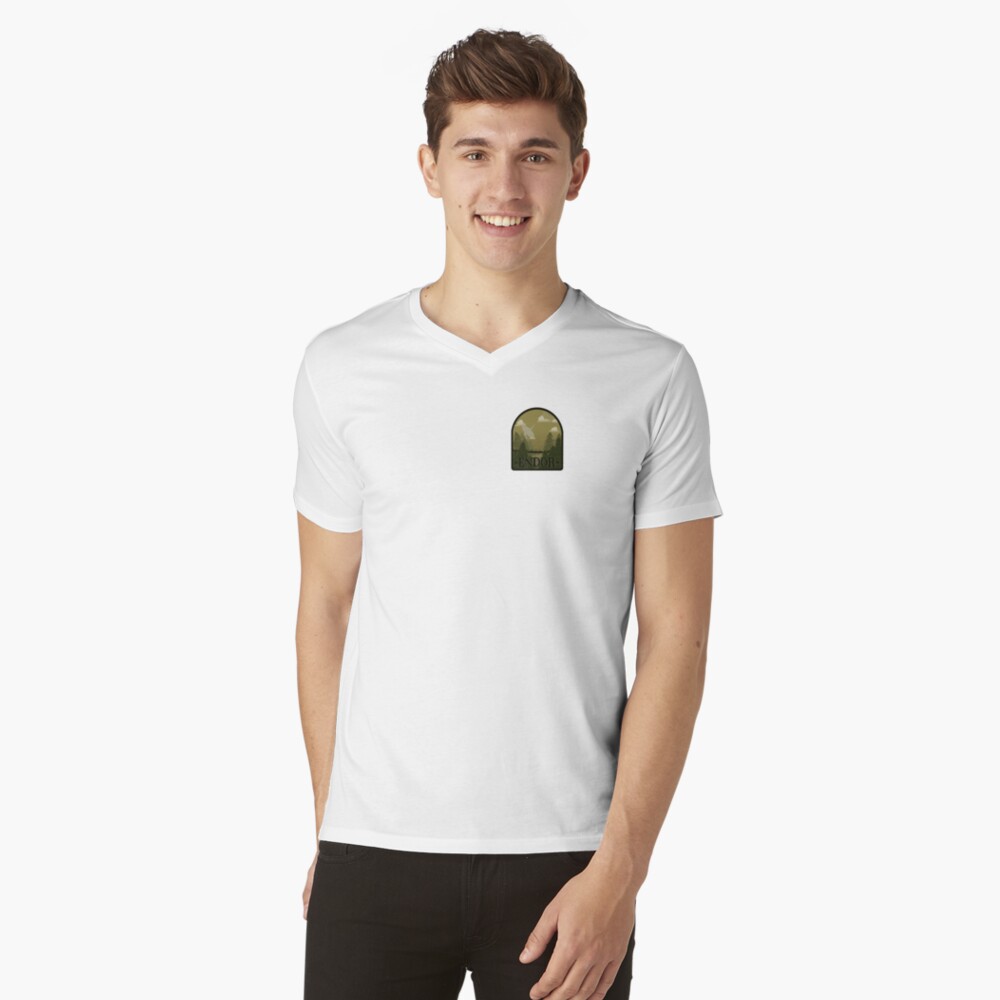 Vista previa del artículo con la obra «Camiseta de cuello en V», diseñado y vendido por Maurubi.