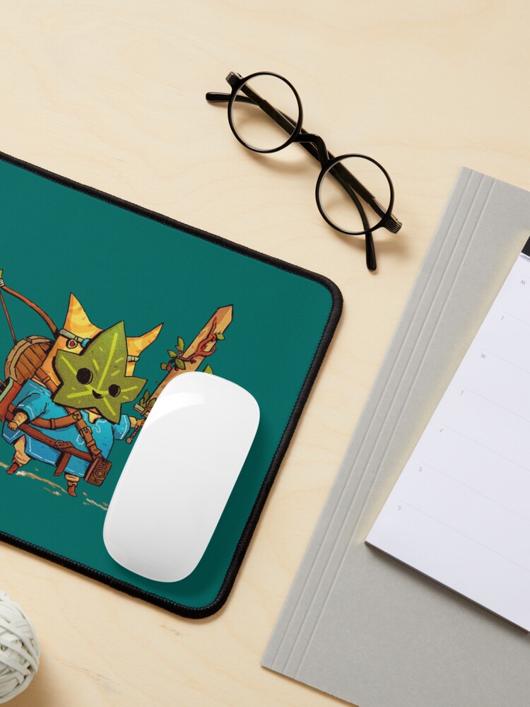 Aperçu 3 sur 5. Tapis de souris avec l'œuvre Korok créée et vendue par Mrnidesign.