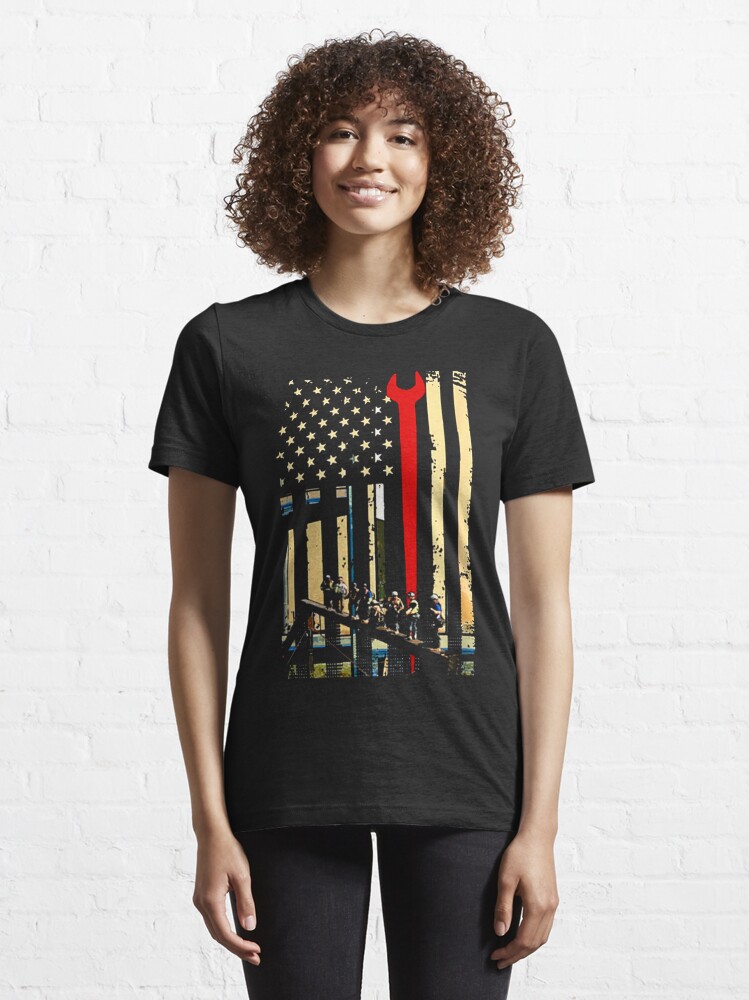 American Flag Ironworker and tools | Essential T-Shirt
