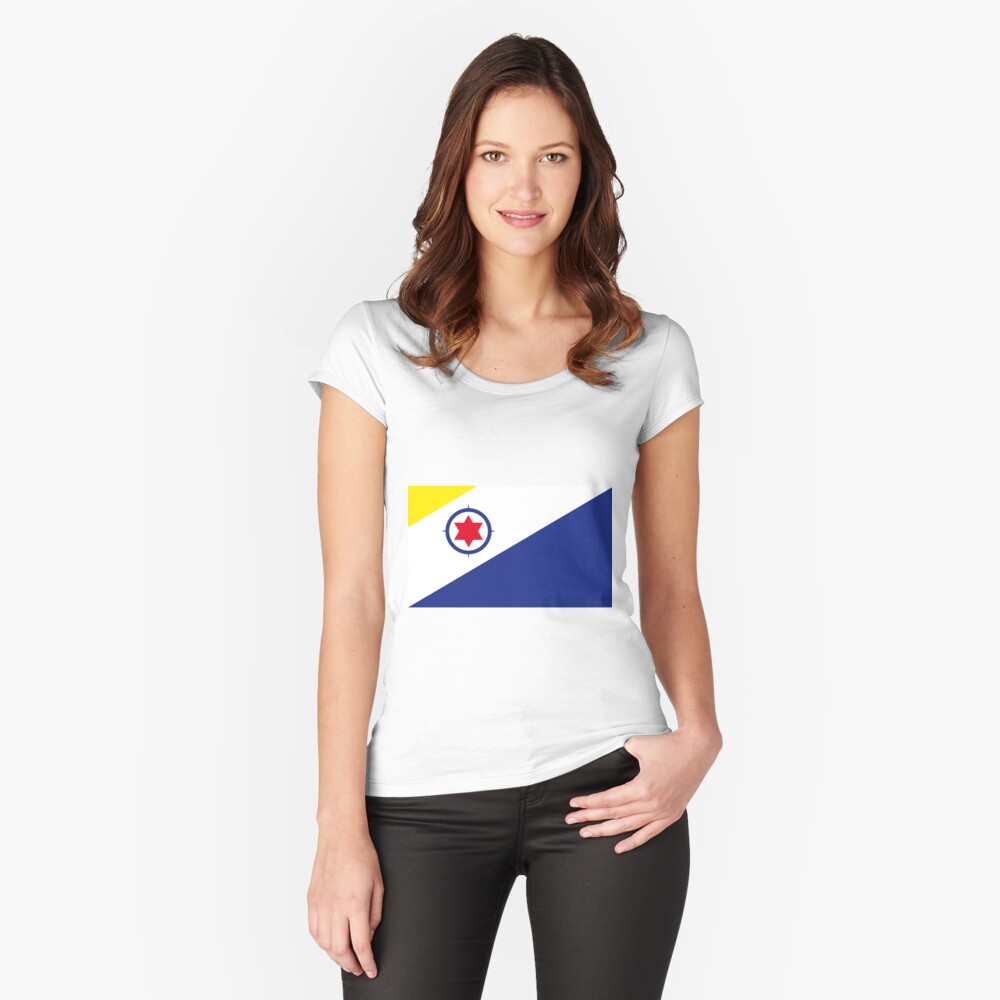 Aperçu de l'œuvre T-shirt échancré créée et vendue par Shorlick.