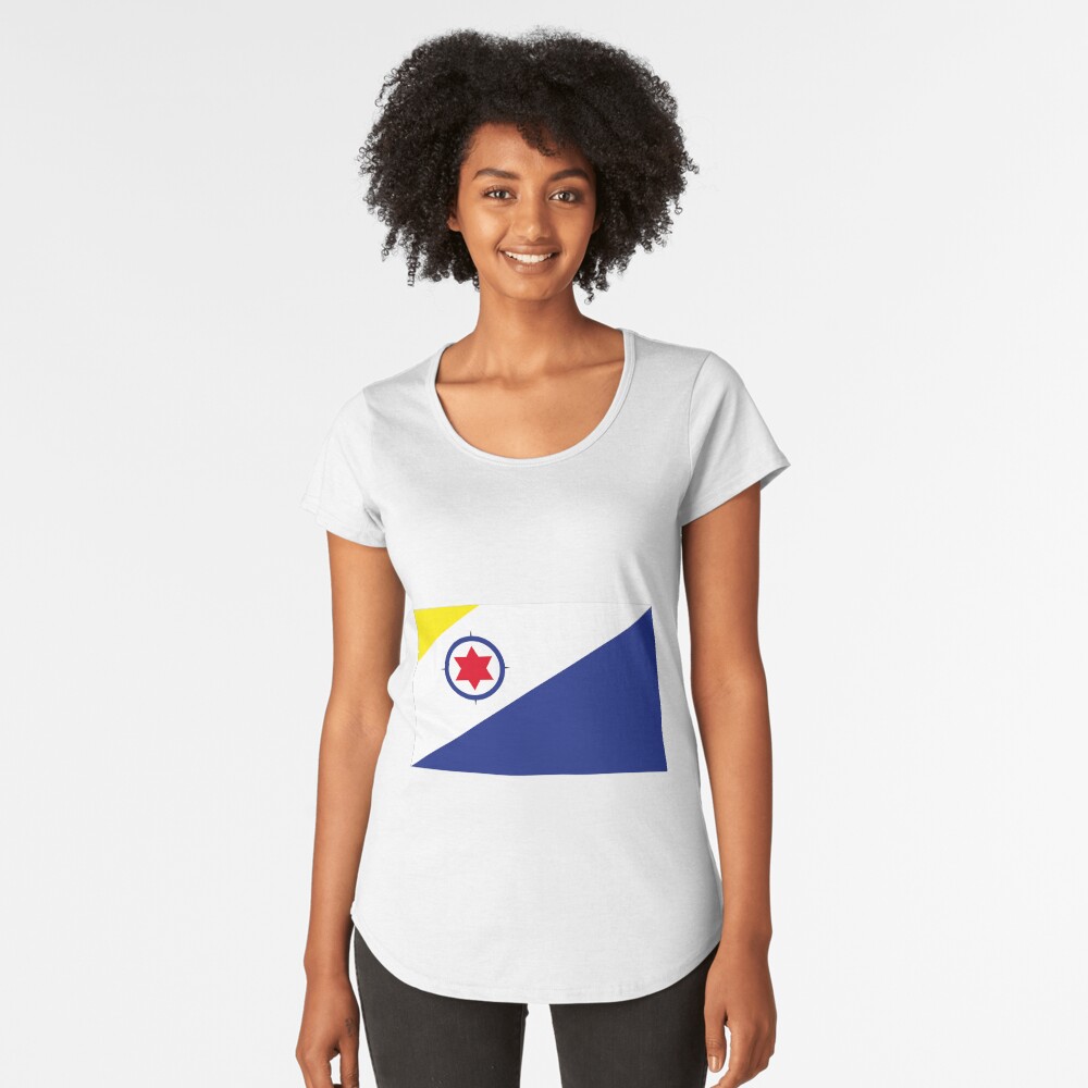 Aperçu de l'œuvre T-shirt premium échancré créée et vendue par Shorlick.