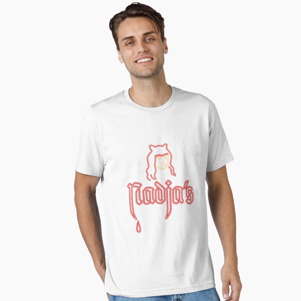 Aperçu de l'œuvre T-shirt essentiel créée et vendue par Twisted-Giraffe.