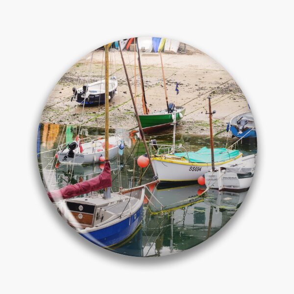 Artikelvorschau, Colourful Fishing Boats Mousehole entworfen und verkauft von heidipics.