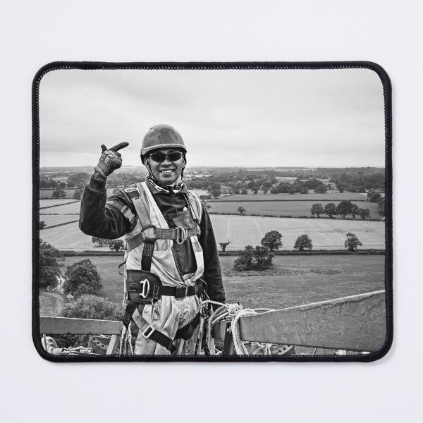Item preview,  I can see the pub (Mono) designed and sold by Jimmy Deas.