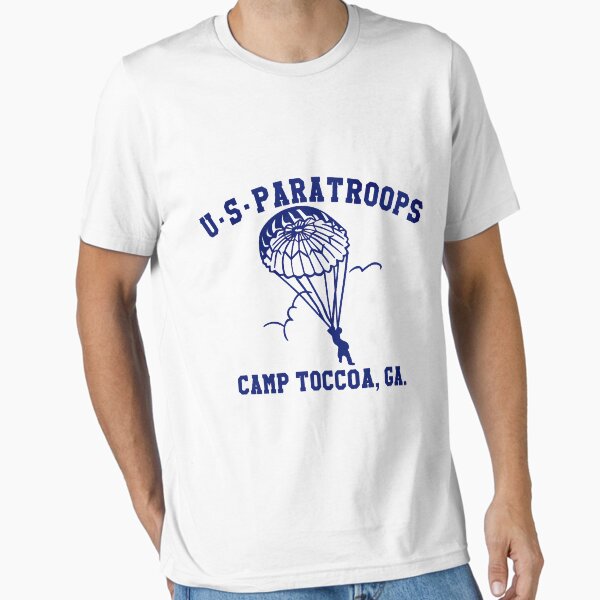 Vista previa del artículo con la obra «Camiseta de la Segunda Guerra Mundial del campamento de paracaidistas de EE. UU. Toccoa», diseñado y vendido por Nvenipop300.