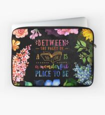Between the pages Laptop Sleeve