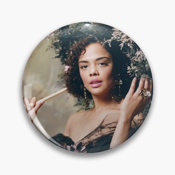 Artikelvorschau, Tessa Thompson entworfen und verkauft von serlynurmawati.