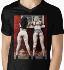 Peeping bums Men's V-Neck T-Shirt