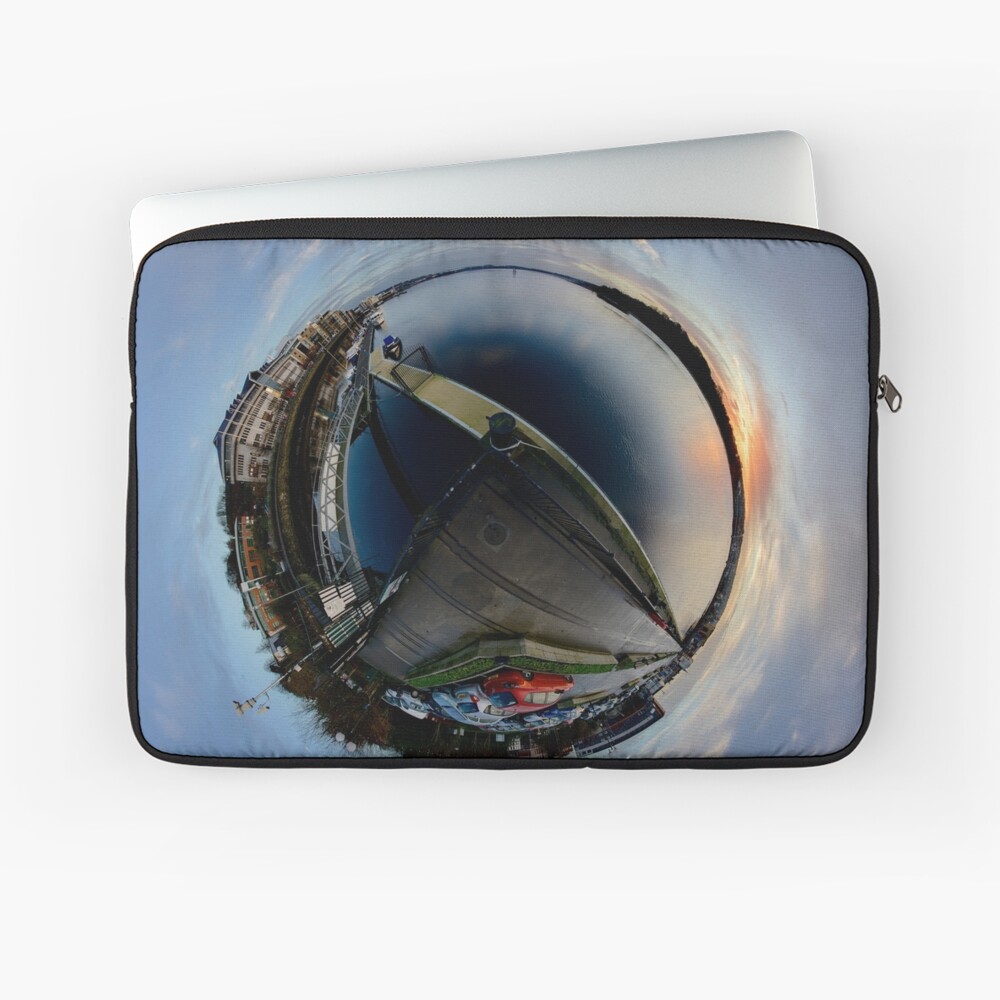 Foyle Marina at Dawn, Stereographic Laptop Sleeve