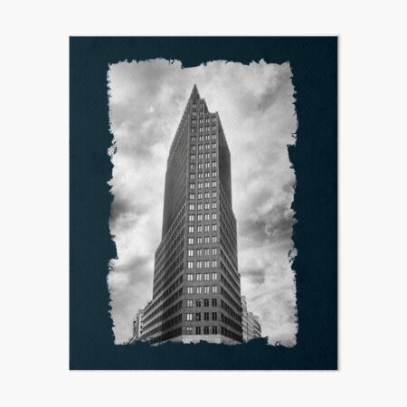 Artikel-Vorschau von Berliner Turm Potsdamer Platz Wolkenkratzer Stadtbild in Schwarzweiß, designt und verkauft von SnapyLands.