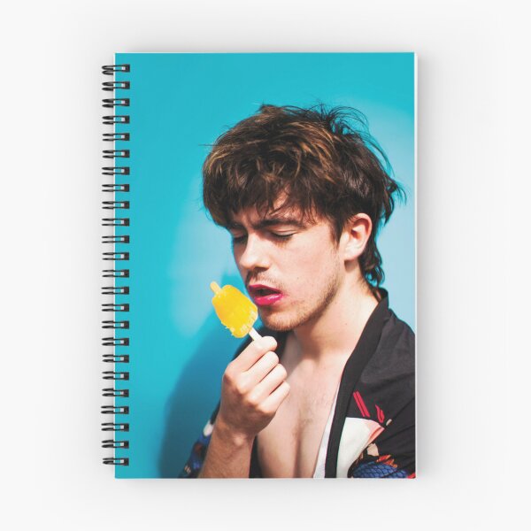 Artikelvorschau, Crème Glacée Jaune Declan McKenna entworfen und verkauft von MerleGrimes.