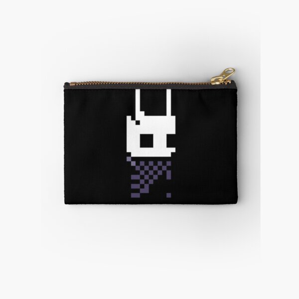 Artikelvorschau, Hollow Knight Das pixelige Essential T-Shirt des Ritters entworfen und verkauft von amberk1cira.