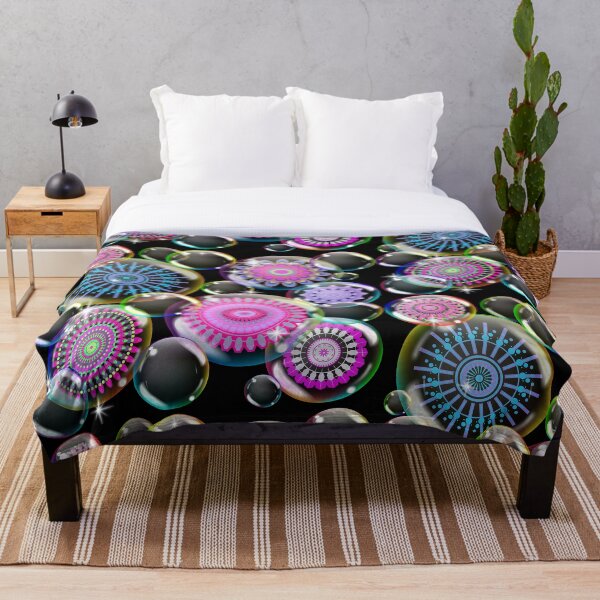Artikelvorschau, Bunte Blasen ... Ein verrücktes und farbenfrohes Design mit Kreisen mit Mandala-Effekt, die in Blasen eingeschlossen sind entworfen und verkauft von Wonder & Whimsy.