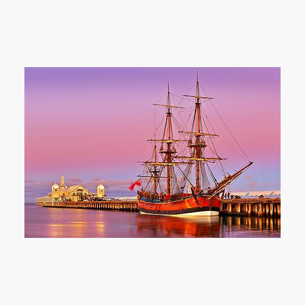 0110 Endeavour Photographic Print