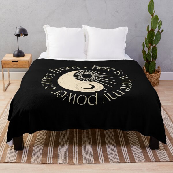 Artikelvorschau, Yin-Yang-Power-T-Shirt entworfen und verkauft von MagicWolfStar.