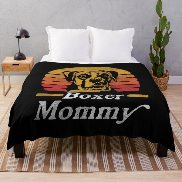 Artikelvorschau, Retro Vintage Boxer-Hunde-Mama entworfen und verkauft von More Cute Dogs.