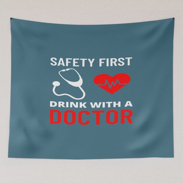Item preview, Sudadera ligera La seguridad es lo primero que bebe con un médico Regalo divertido de refranes médicos designed and sold by TamhXua.