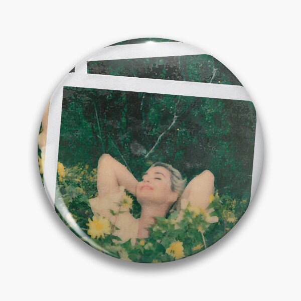 Item preview, KATY PERRY ART DAISIES designed and sold by knupkeshroutf.