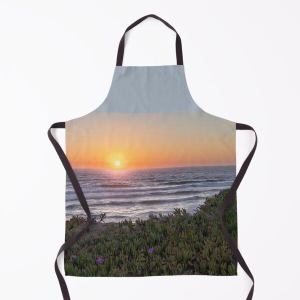 Artikelvorschau, Sanddünen und Pflanzen bei Sonnenuntergang am Strand entworfen und verkauft von SafariByMarisa.