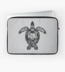 OCEAN OMEGA (MONOCHROME) Laptop Sleeve