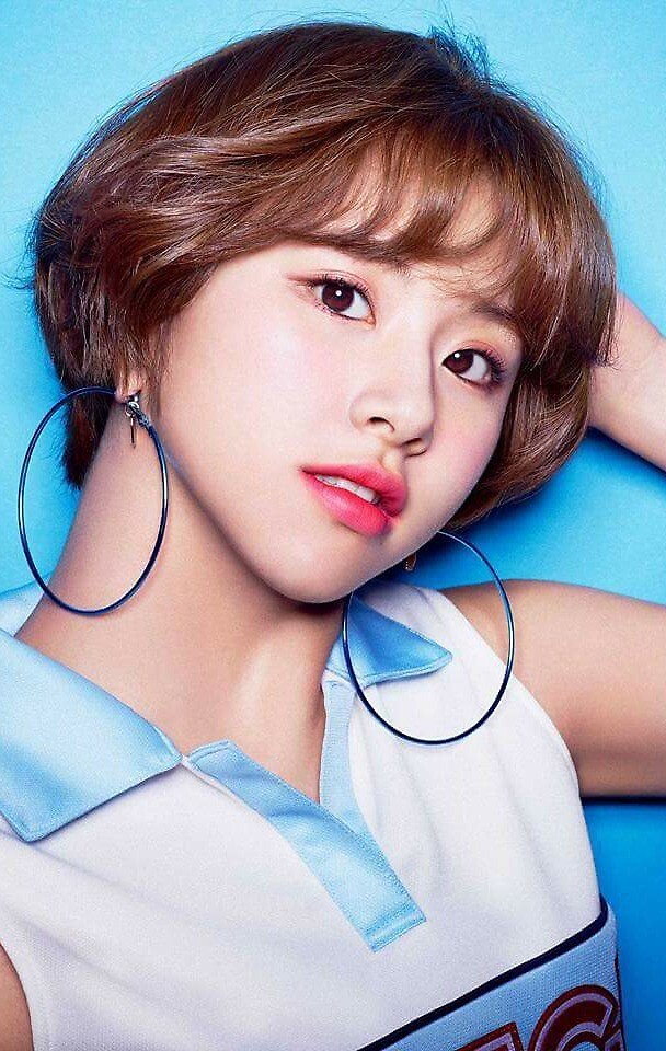 「twice chaeyoung」的圖片搜尋結果