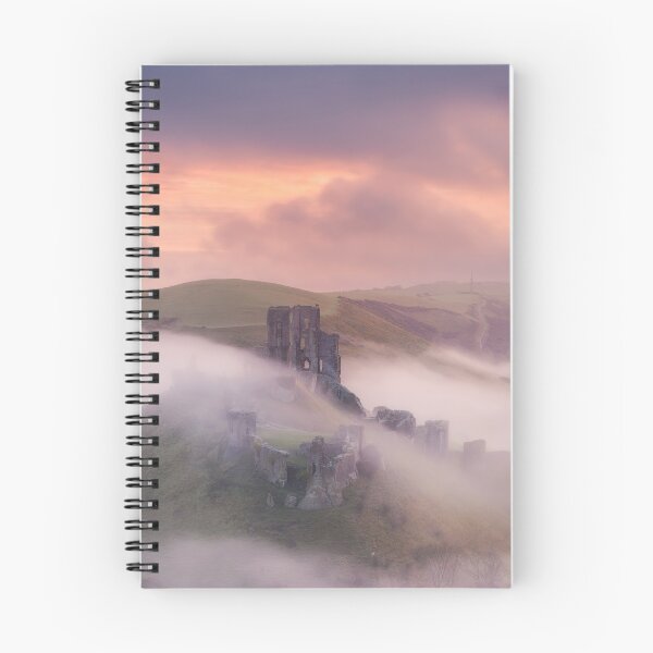 Artikelvorschau, Corfe Castle Misty Sunrise 3 entworfen und verkauft von Lenscraft by Robin Whalley.
