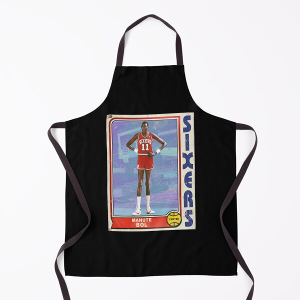 Aperçu de l'œuvre Carte de basket-ball Manute Bol style rétro des années 90 T-shirt classique créée et vendue par kerritoniap2g.