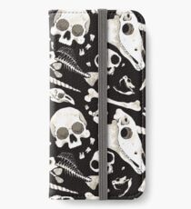 Vinilo o funda para iPhone Cráneos y Huesos negros - Wunderkammer
