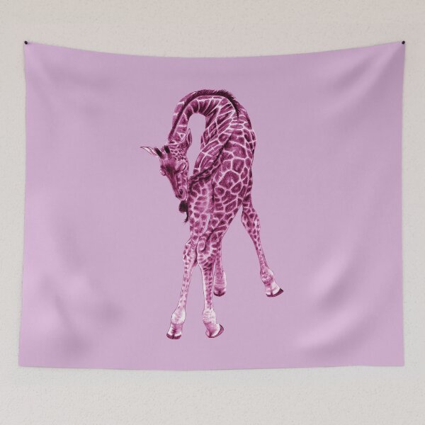 Artikelvorschau, Giraffe beißt sich in den Schwanz - lila-rosa kolorierte Version entworfen und verkauft von SylvieG18.