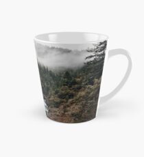 Fluss im Wald Tasse (konisch)