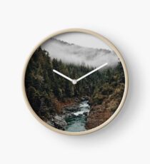 Reloj Río en el bosque