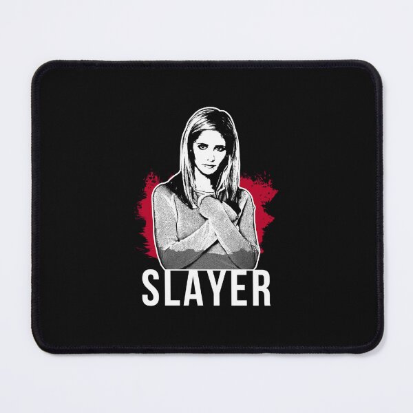 Artikelvorschau, Slayer-Porträt - Rot mit weißem Text (BtVS) entworfen und verkauft von keupercvwex.
