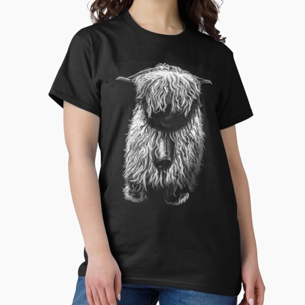 Artikel-Vorschau von Schwarz-weißes Schweizer Walliser Schwarznasenschaf, flauschige Walliser Schwarznasenschaf-Kunst, süßes Schweizer Schaf-Bauernhoftierportrait, entzückendes Schweizer Walliser Schwarznasenschaf, designt und verkauft von Paintcorner.