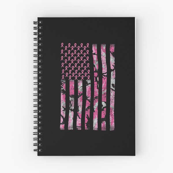 Aperçu de l'œuvre Sensibilisation au cancer du sein Survivor Camo Pink Flag Vintage créée et vendue par AgnesGeller.
