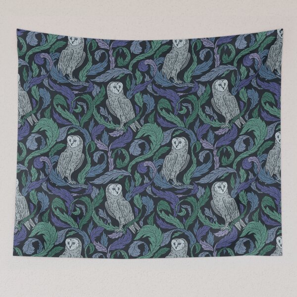 Aperçu de l'œuvre Cottagecore Blue Mystical Owls avec plumes Purple Green Folk Art créée et vendue par PUFFYP.