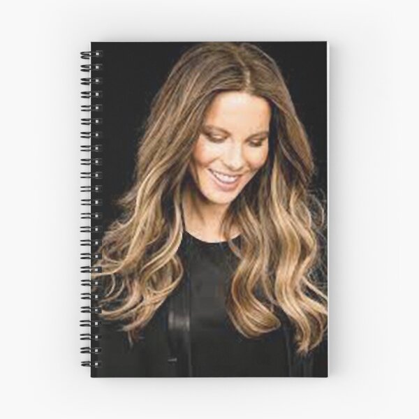 Artikelvorschau, Klassisches T-Shirt von Kate Beckinsale entworfen und verkauft von Scotmurphy.