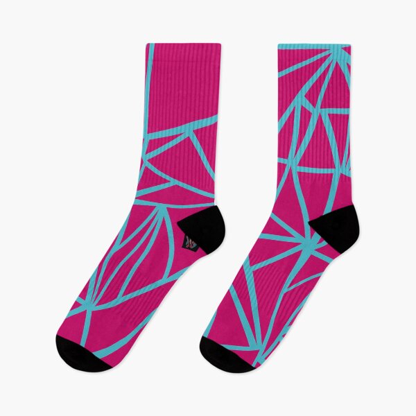 Artikelvorschau, Abstraktes Muster aus Dreiecken - Farbmuster aus rosa Dreiecken und hellblauem Hintergrund und Umriss entworfen und verkauft von NS-Design-Shop.