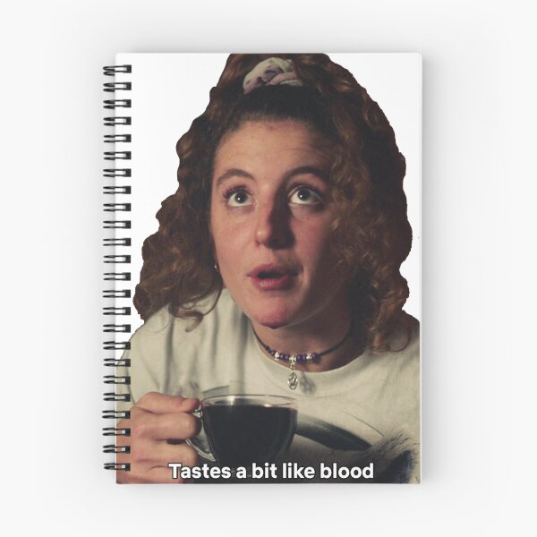 Artikelvorschau, Derry Girls Orla McCool entworfen und verkauft von Evelyn Montgomery.