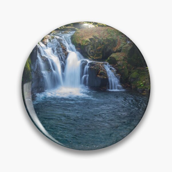 Artikelvorschau, Schöner Wasserfall schön zum Schwimmen entworfen und verkauft von Luxxe87.