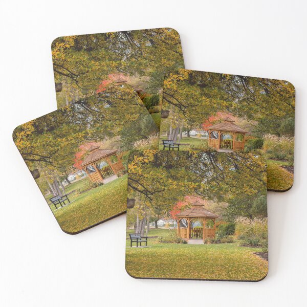 Artikelvorschau, Herbstgarten und Pavillon in Penticton entworfen und verkauft von Amy Mitchell.