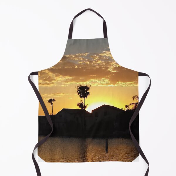 Artikelvorschau, Schöne Aussicht auf den Sonnenuntergang in der Nähe des Sees entworfen und verkauft von Printdemand22.